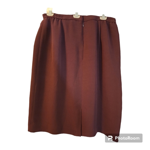 EUC 3-piece Laura Scott skirt suit. Plum color.  Size 12 suit, size large shell. - Picture 7 of 9